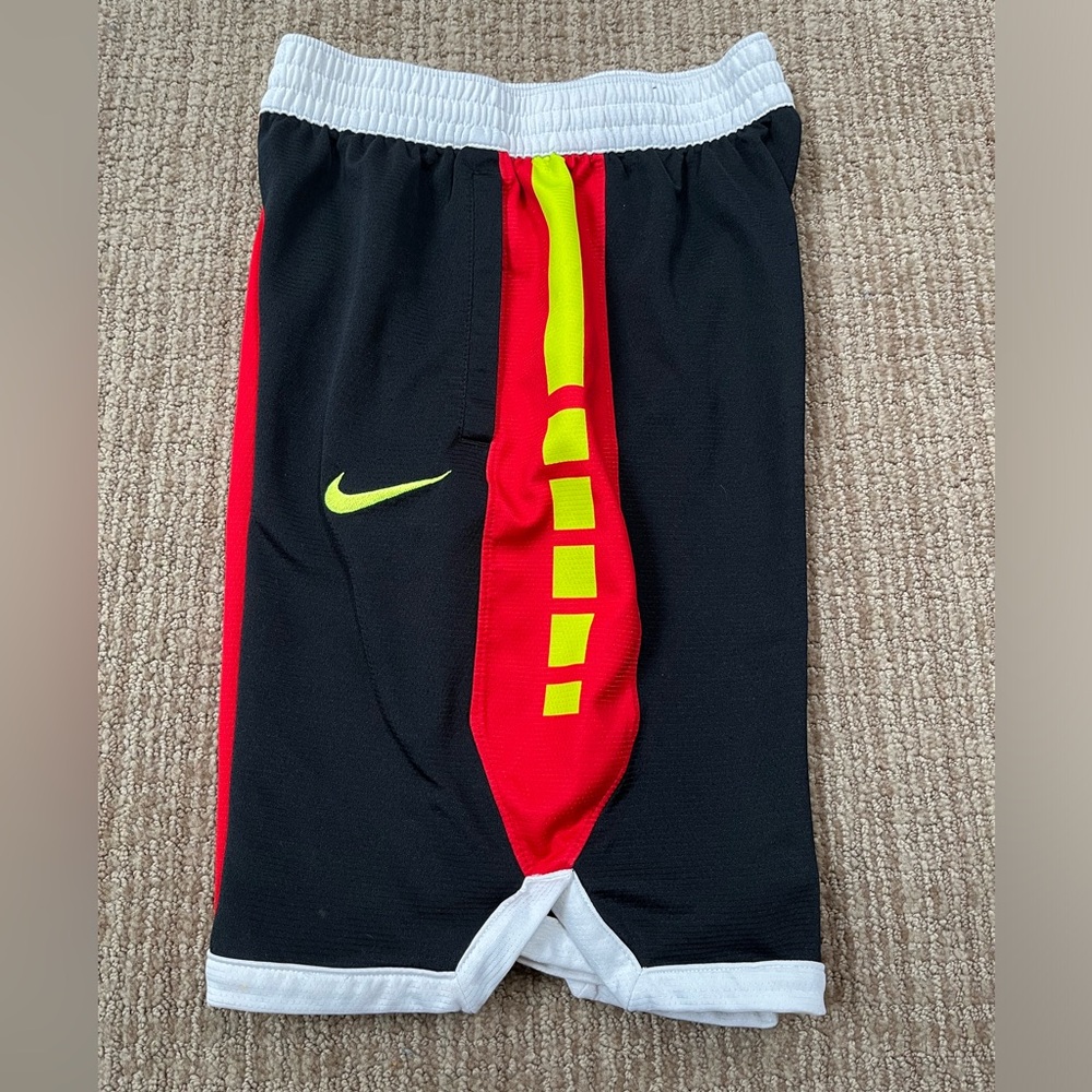 Boys Nike Dri Fit Shorts Sz.L